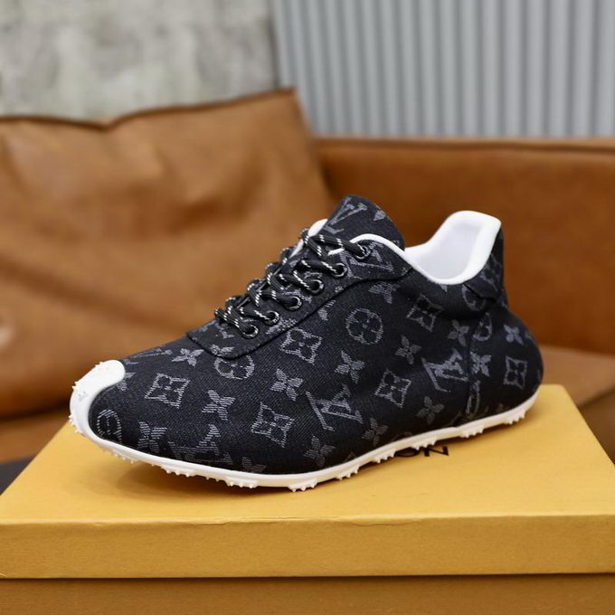 Louis Vuitton Sneakers Mens ID:20250217-92